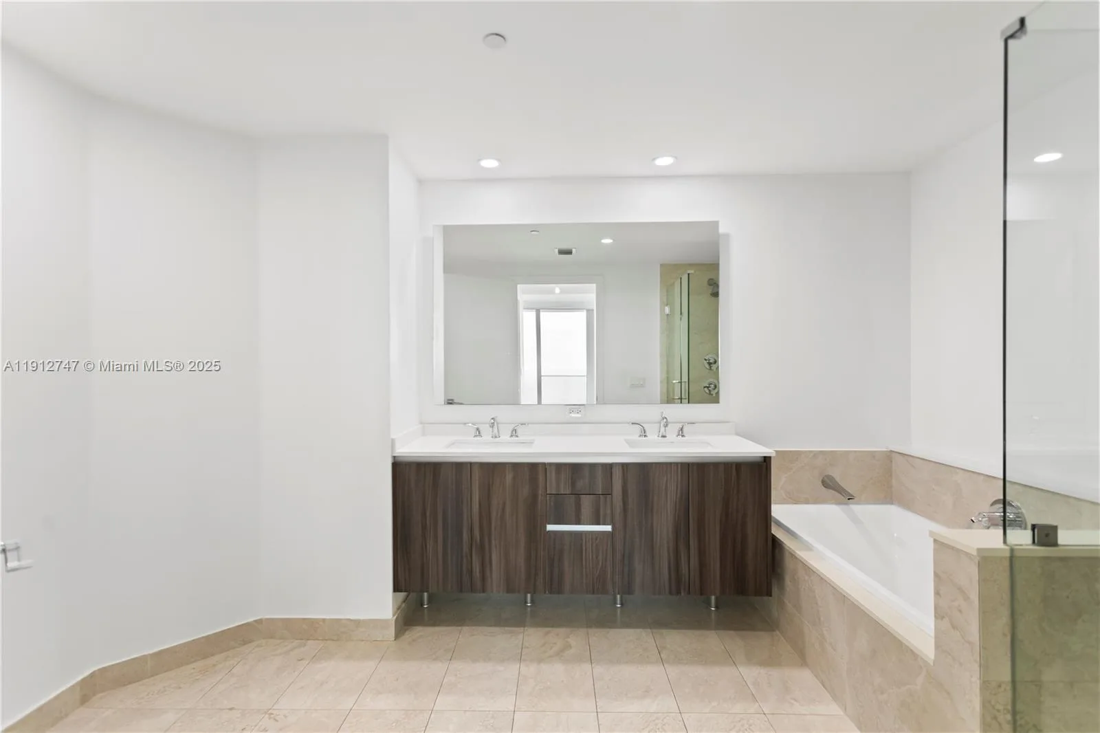 488 NE 18th St # 3401, Miami, FL 33132 photo 12