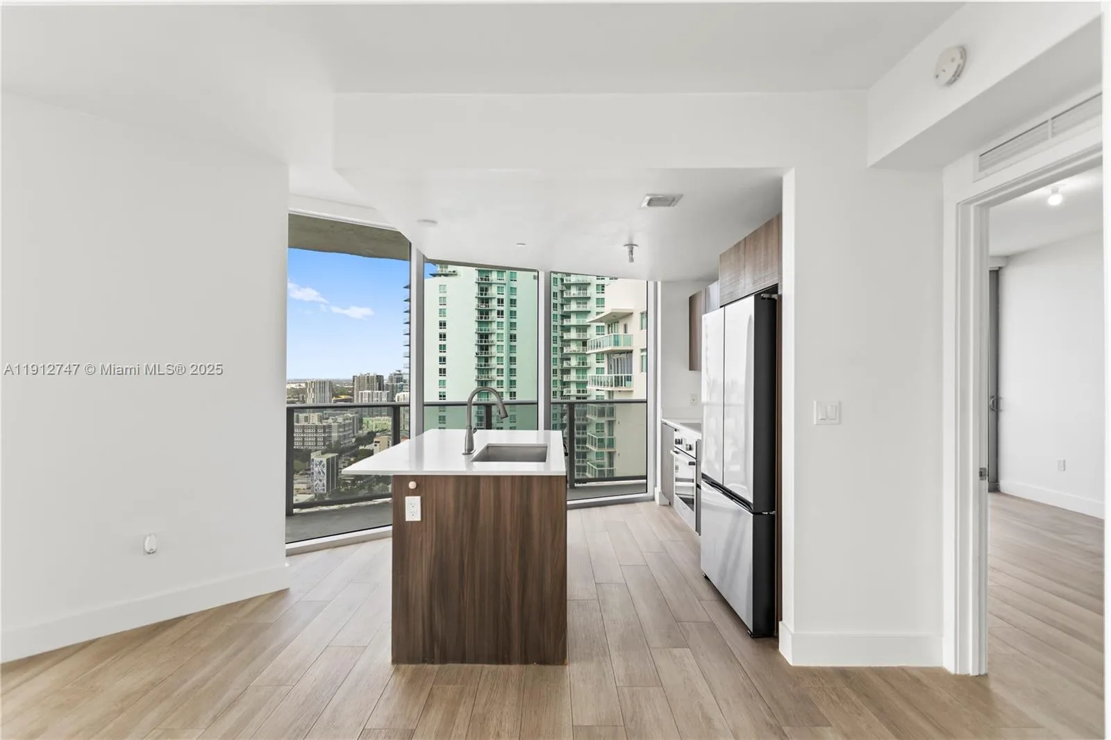 488 NE 18th St # 3401, Miami, FL 33132 photo 2