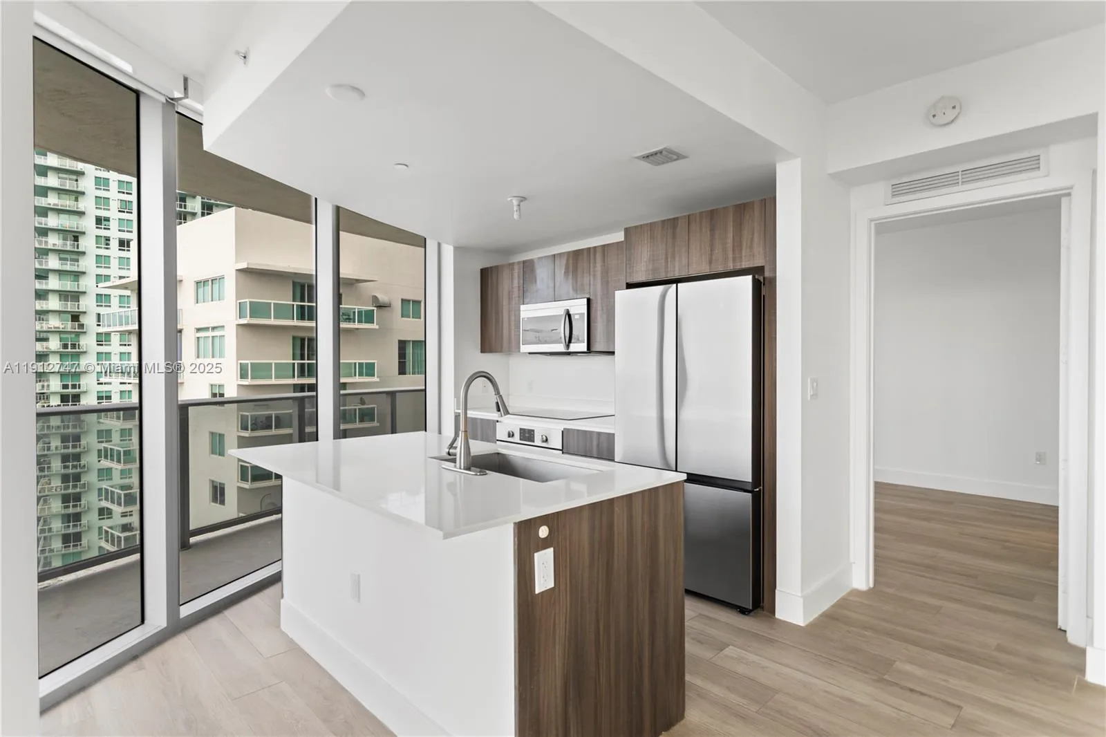 488 NE 18th St # 3401, Miami, FL 33132 photo 3
