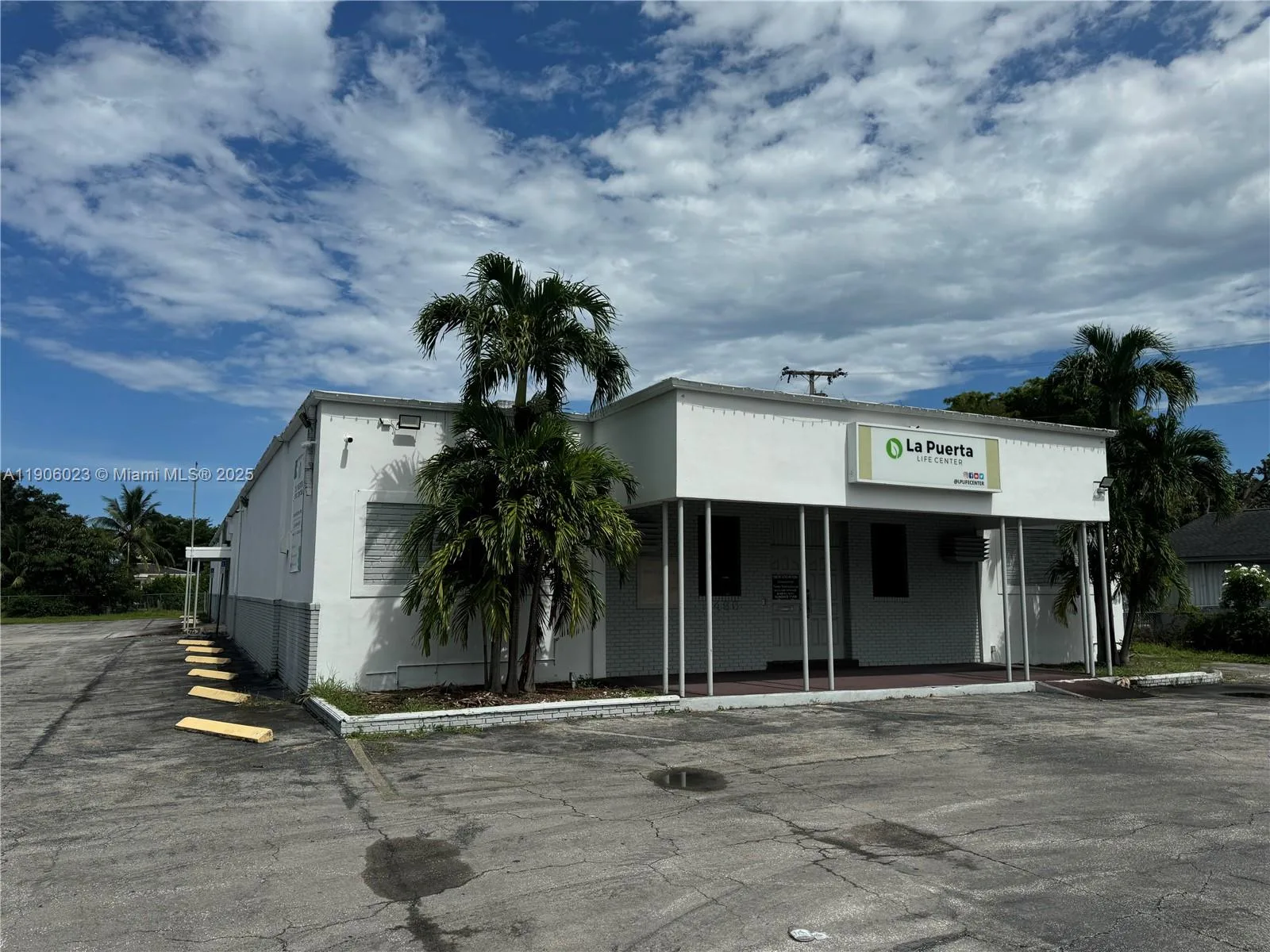 12495 NE 2nd Ave, North Miami, FL 33161