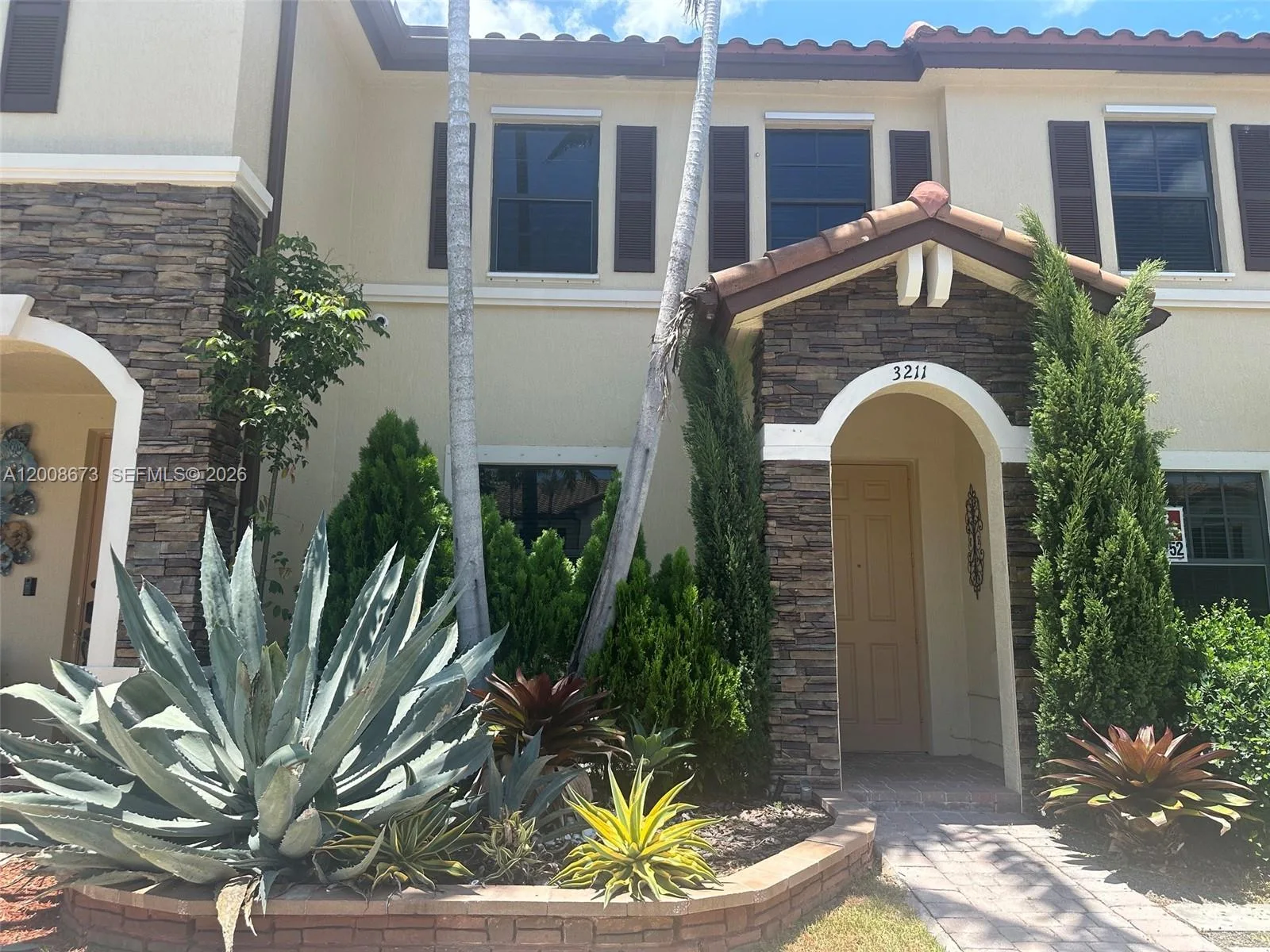 3211 SE 6th St, Homestead, FL 33033