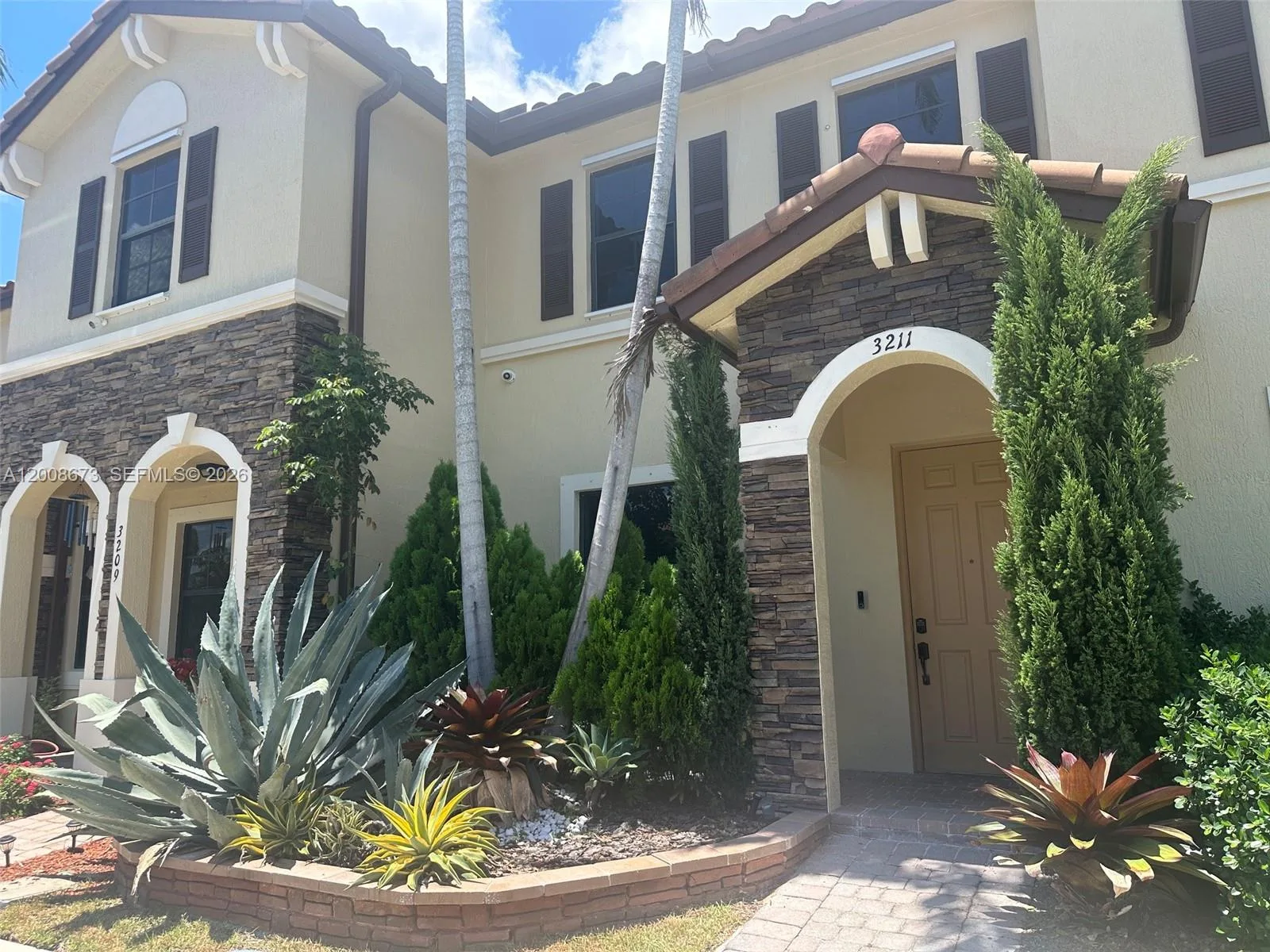 3211 SE 6th St, Homestead, FL 33033 photo 2