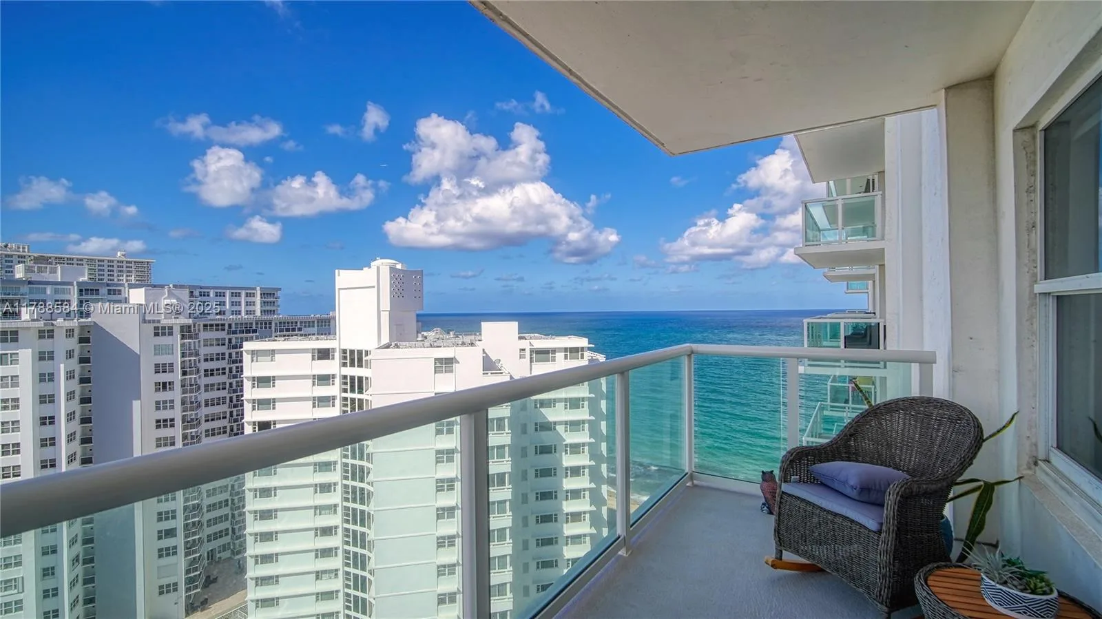 Ocean Riviera – photo 10