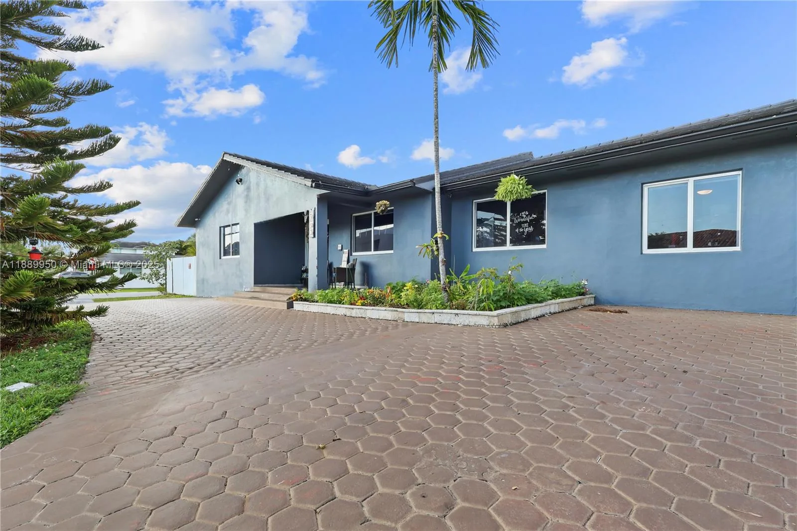 9795 NW 27th Ter, Doral, FL 33172