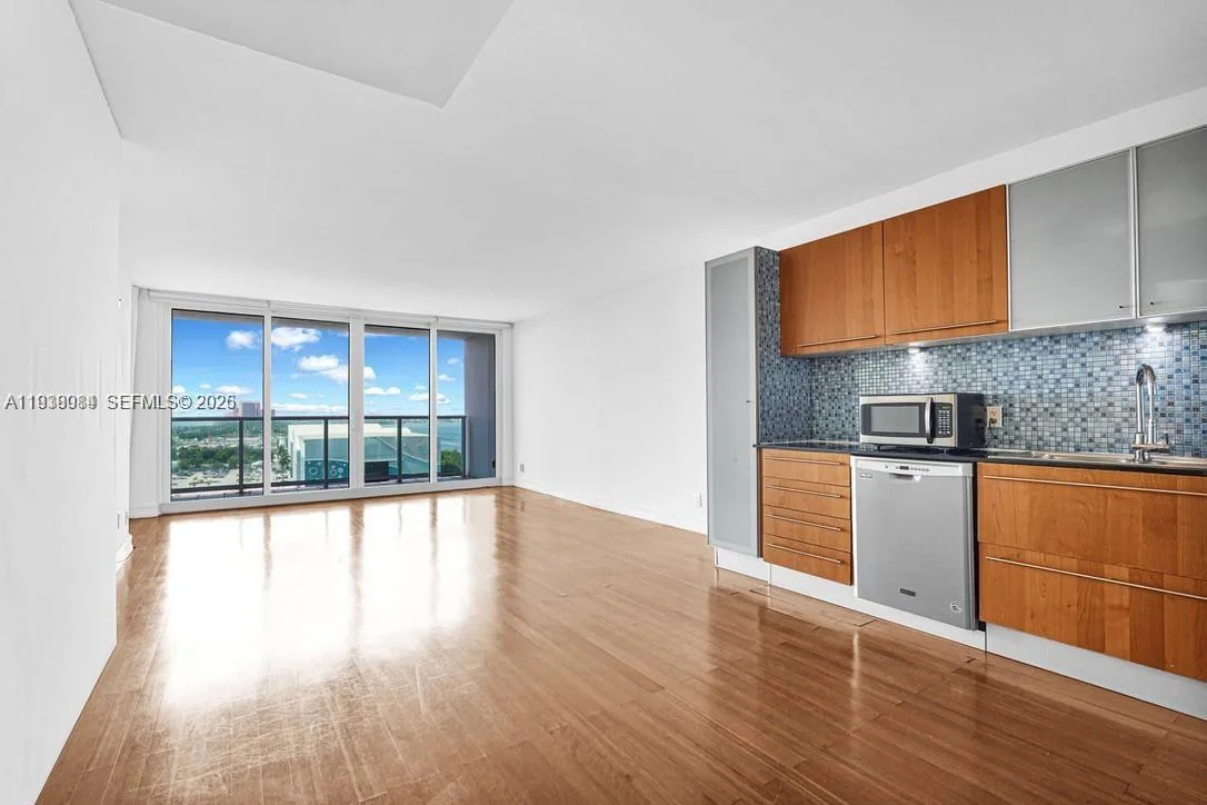 100 Bayview Dr # 1223, Sunny Isles Beach, FL 33160 photo 13