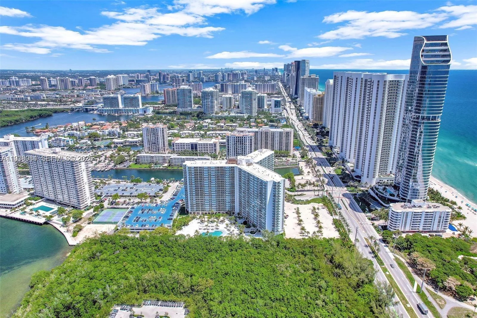100 Bayview Dr # 1223, Sunny Isles Beach, FL 33160 photo 2