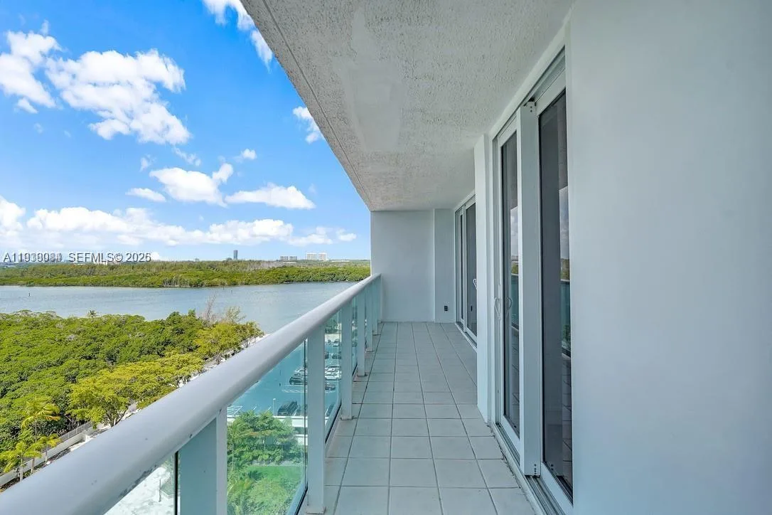 100 Bayview Dr # 1223, Sunny Isles Beach, FL 33160 photo 8