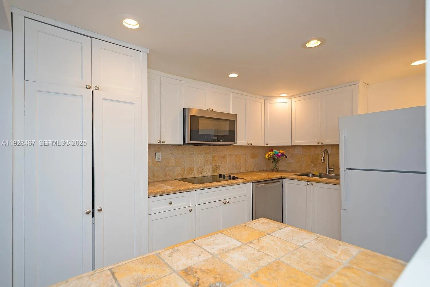 1901 Brickell Ave # B905, Miami, FL 33129 photo 3