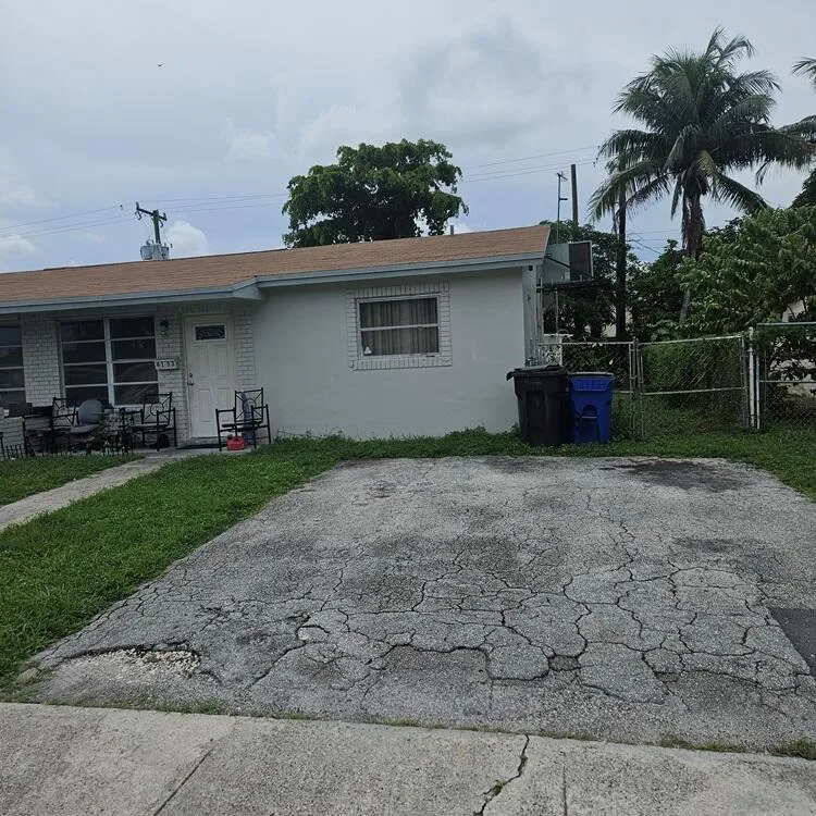 4133 NW 39th Avenue, Lauderdale Lakes, FL 33309