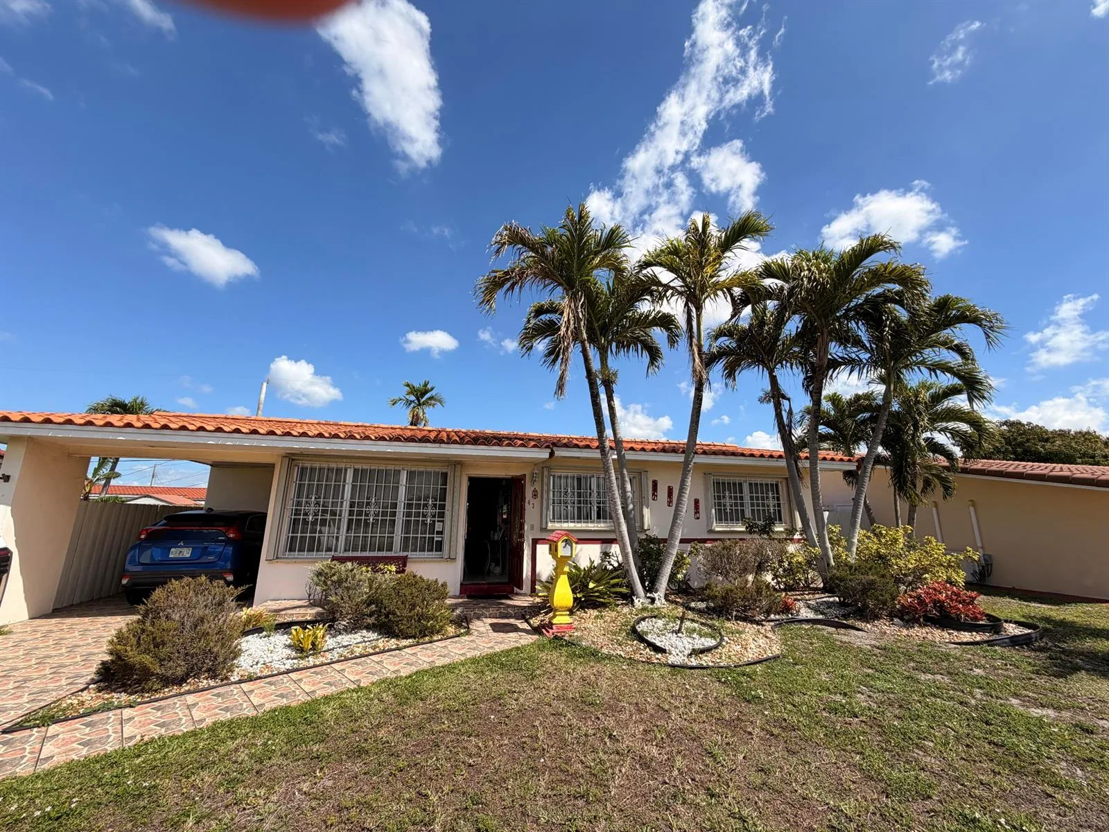 743 W 55th Place, Hialeah, FL 33012
