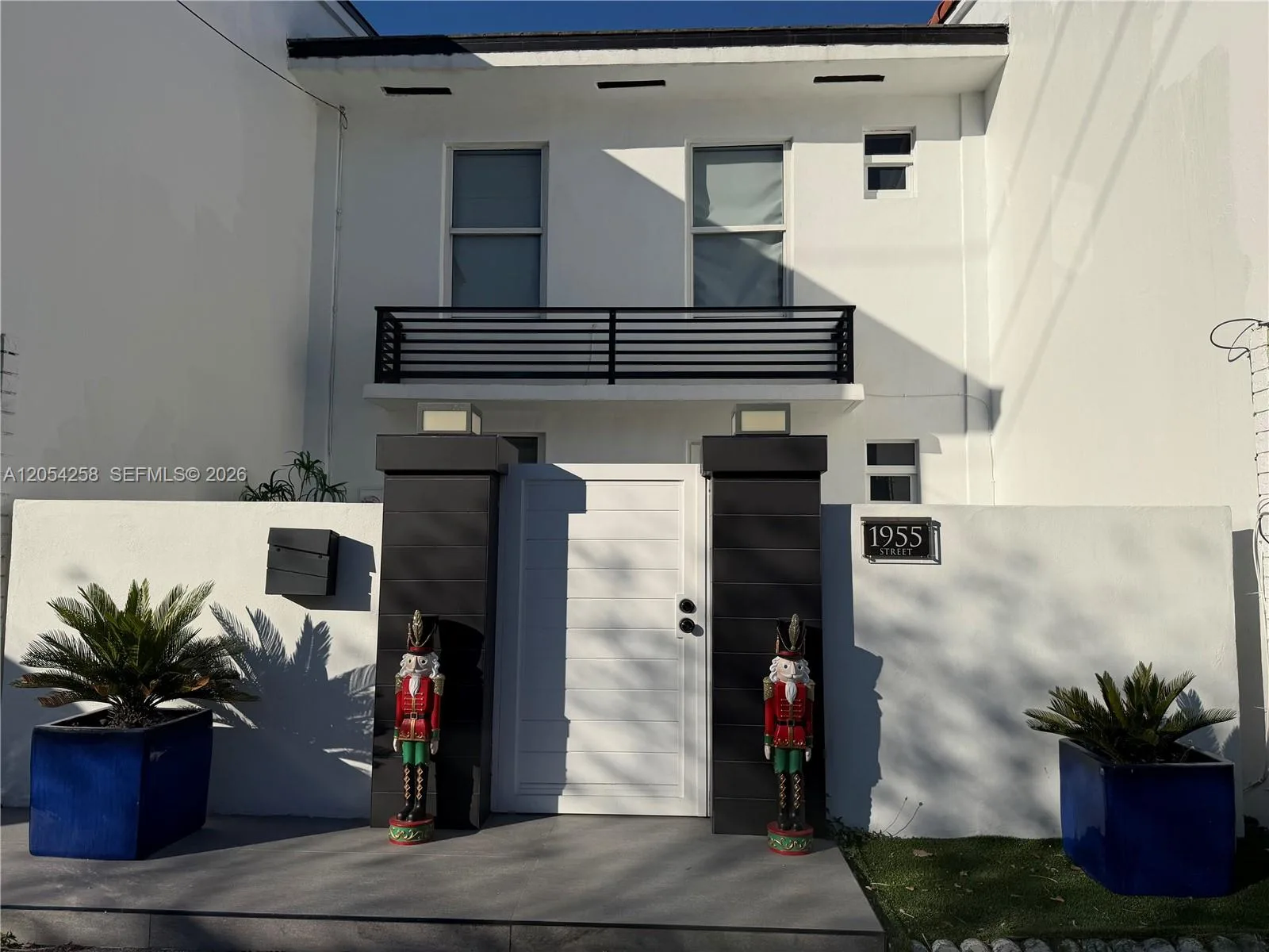 1955 NE 123rd St, North Miami, FL 33181