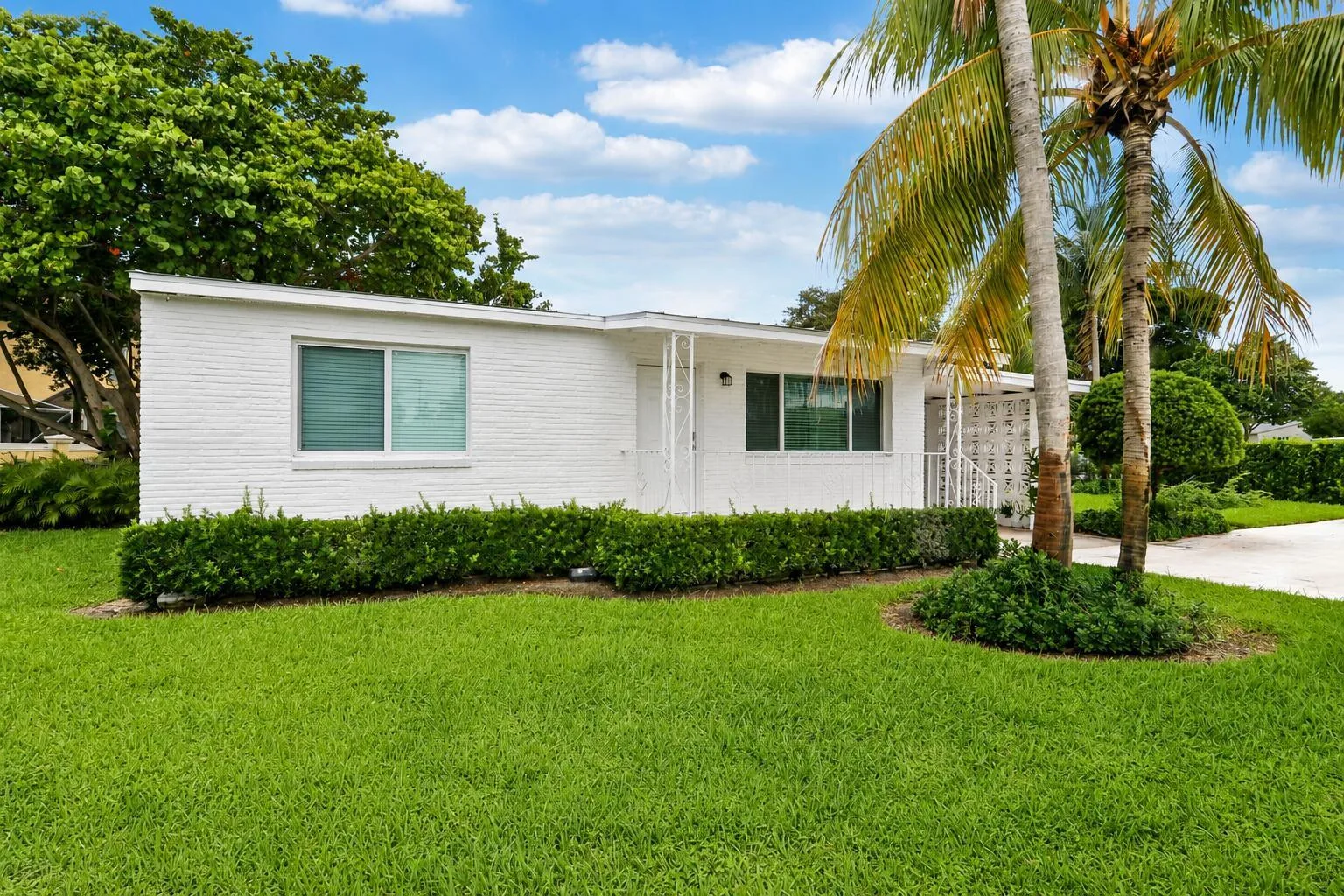 2516 Lorraine Court, North Palm Beach, FL 33403