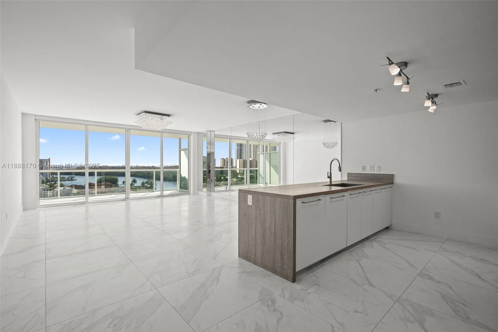 400 Sunny Isles Blvd # 1005, Sunny Isles Beach, FL 33160 photo 9