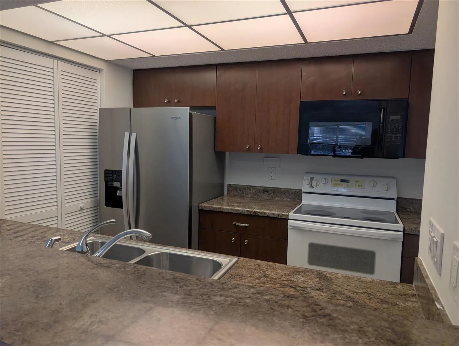 1061 NW 122nd Terrace, Pembroke Pines, FL 33026 — zdjęcie 4