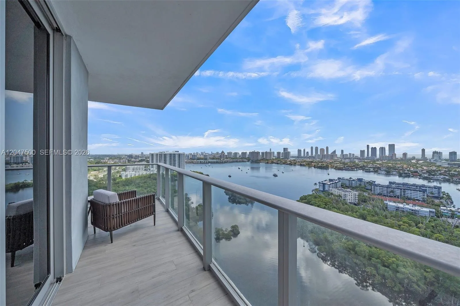 16385 Biscayne Blvd # 2707, North Miami Beach, FL 33160