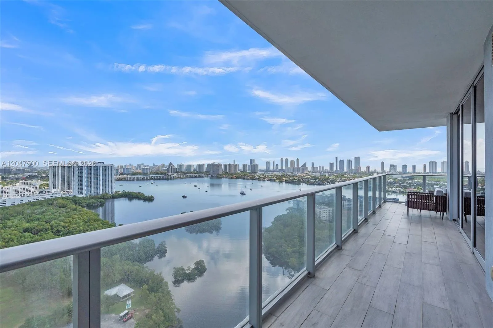 16385 Biscayne Blvd # 2707, North Miami Beach, FL 33160 photo 2