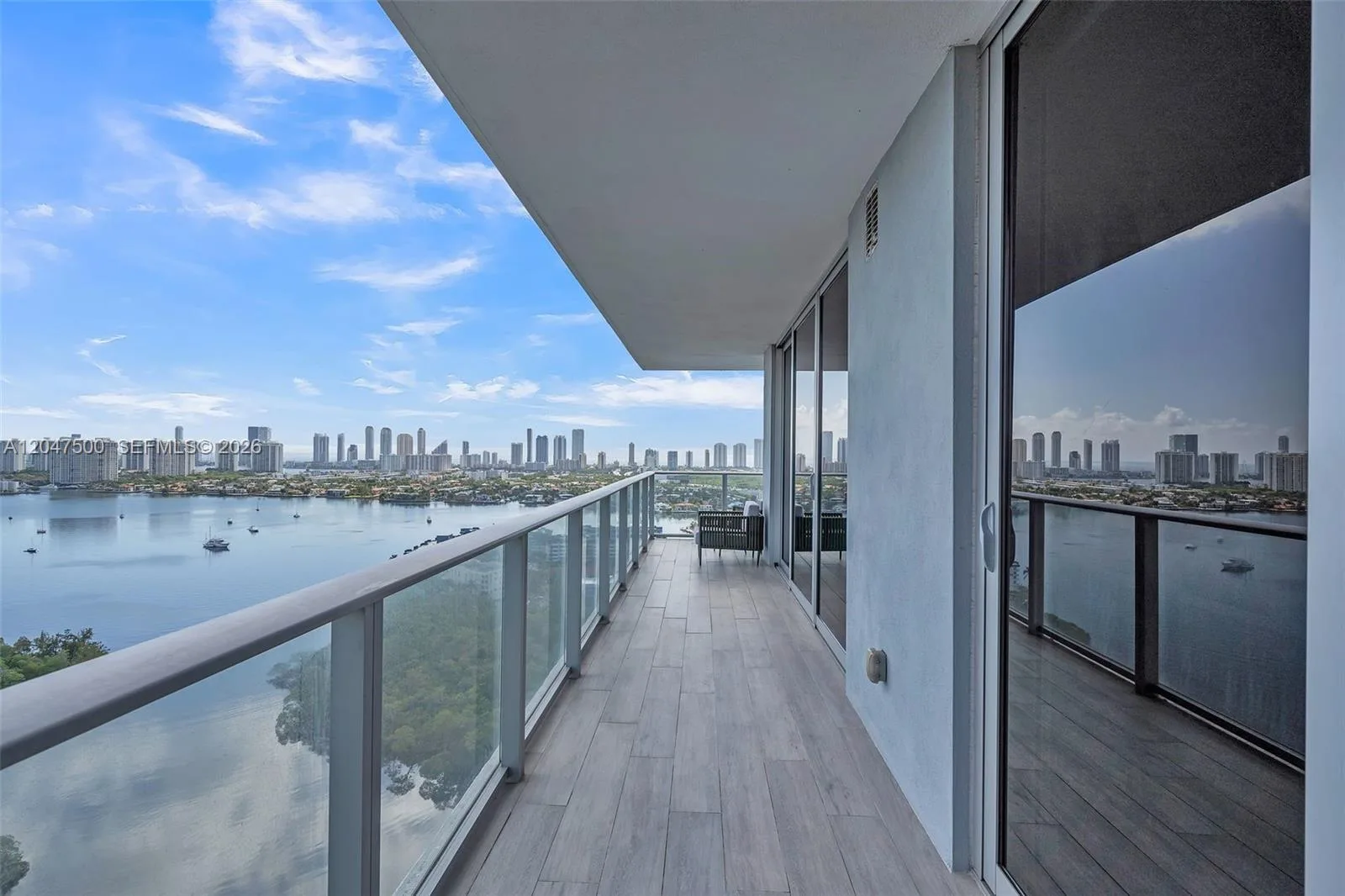 16385 Biscayne Blvd # 2707, North Miami Beach, FL 33160 photo 3