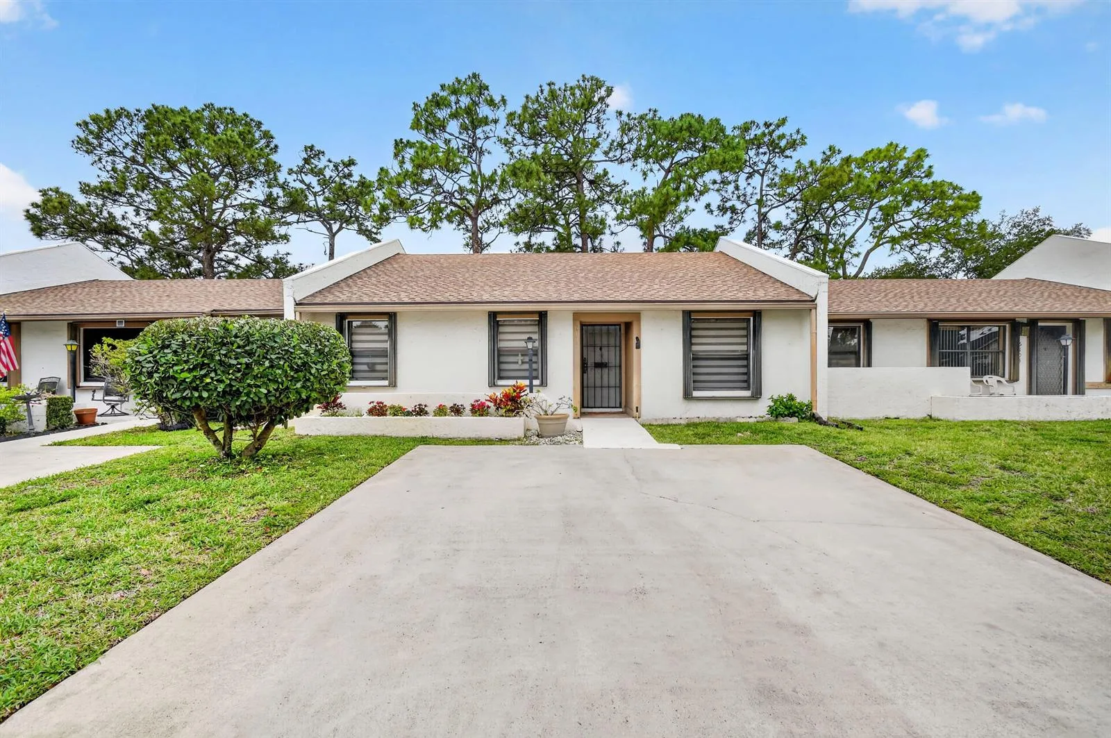 6105 Fairfield Circle, FL 33463