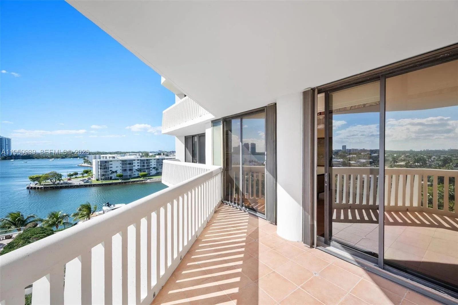 1000 E Island Blvd # 803, Aventura, FL 33160 photo 3