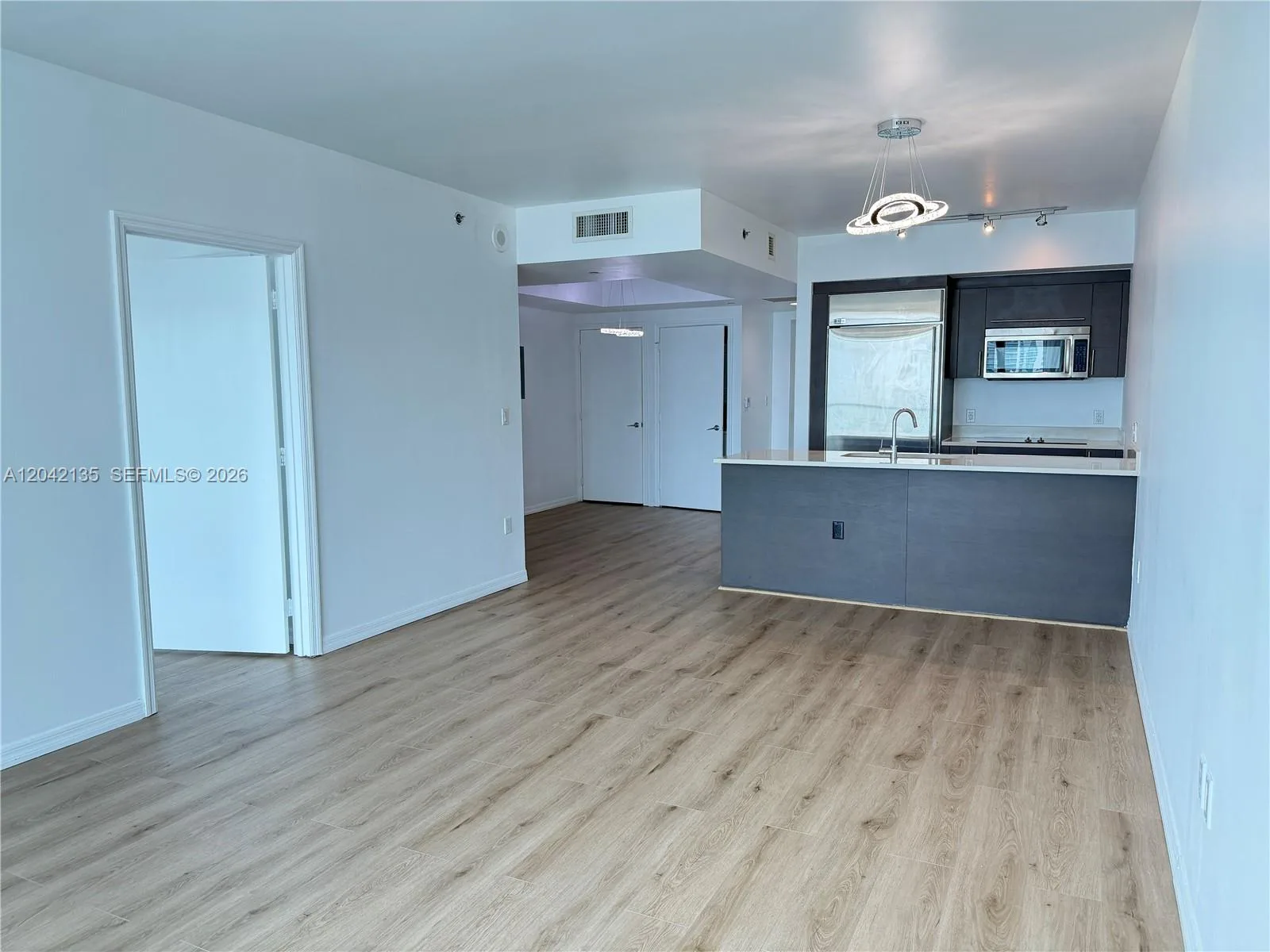 55 SE 6th St # 3900, Miami, FL 33131 photo 3