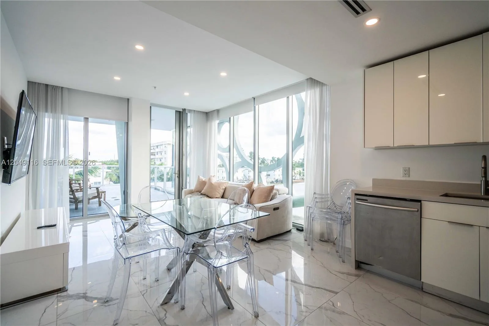 8425 Crespi Blvd # 304, Miami Beach, FL 33141 photo 2
