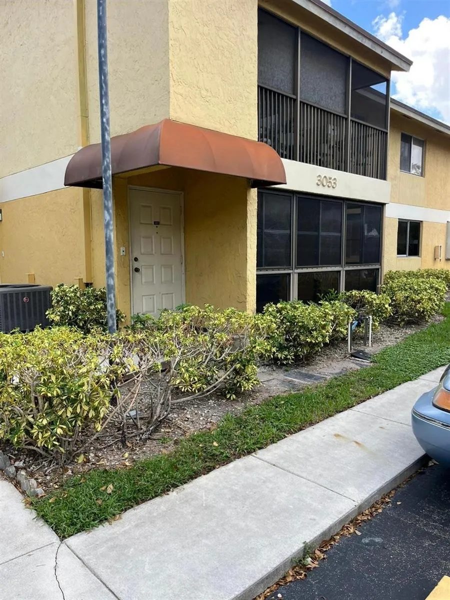 3053 N Oakland Forest Drive # 201, Oakland Park, FL 33309