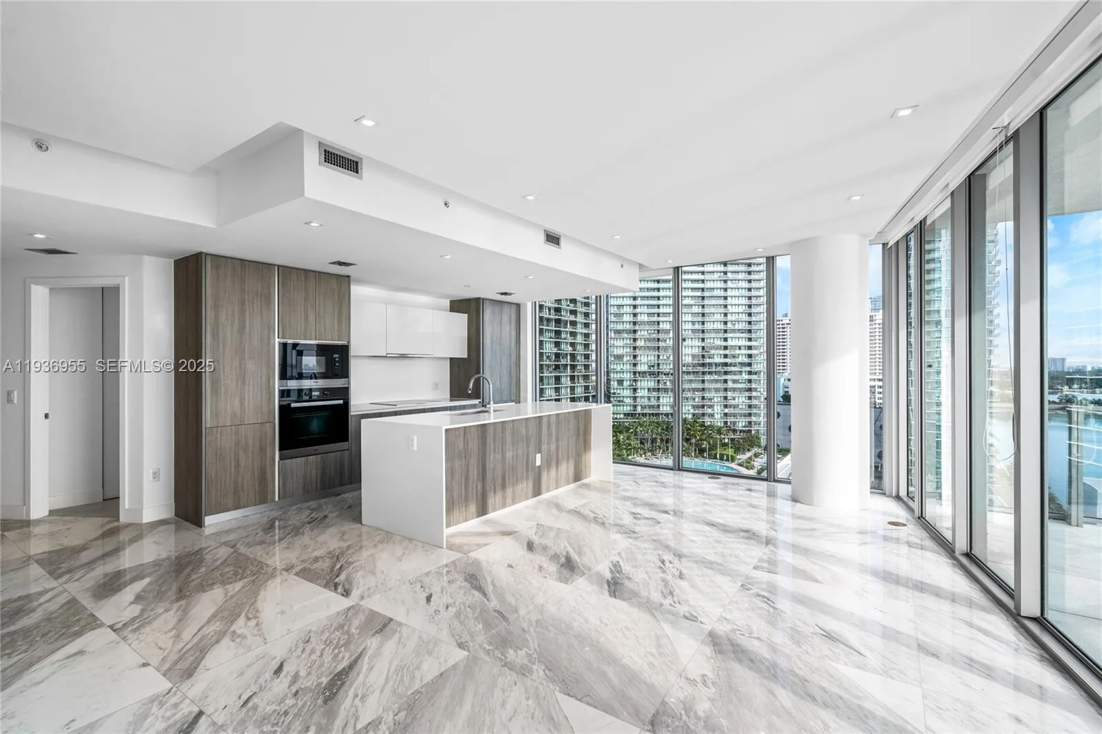 2900 NE 7th Ave # 1402, Miami, FL 33137 photo 3