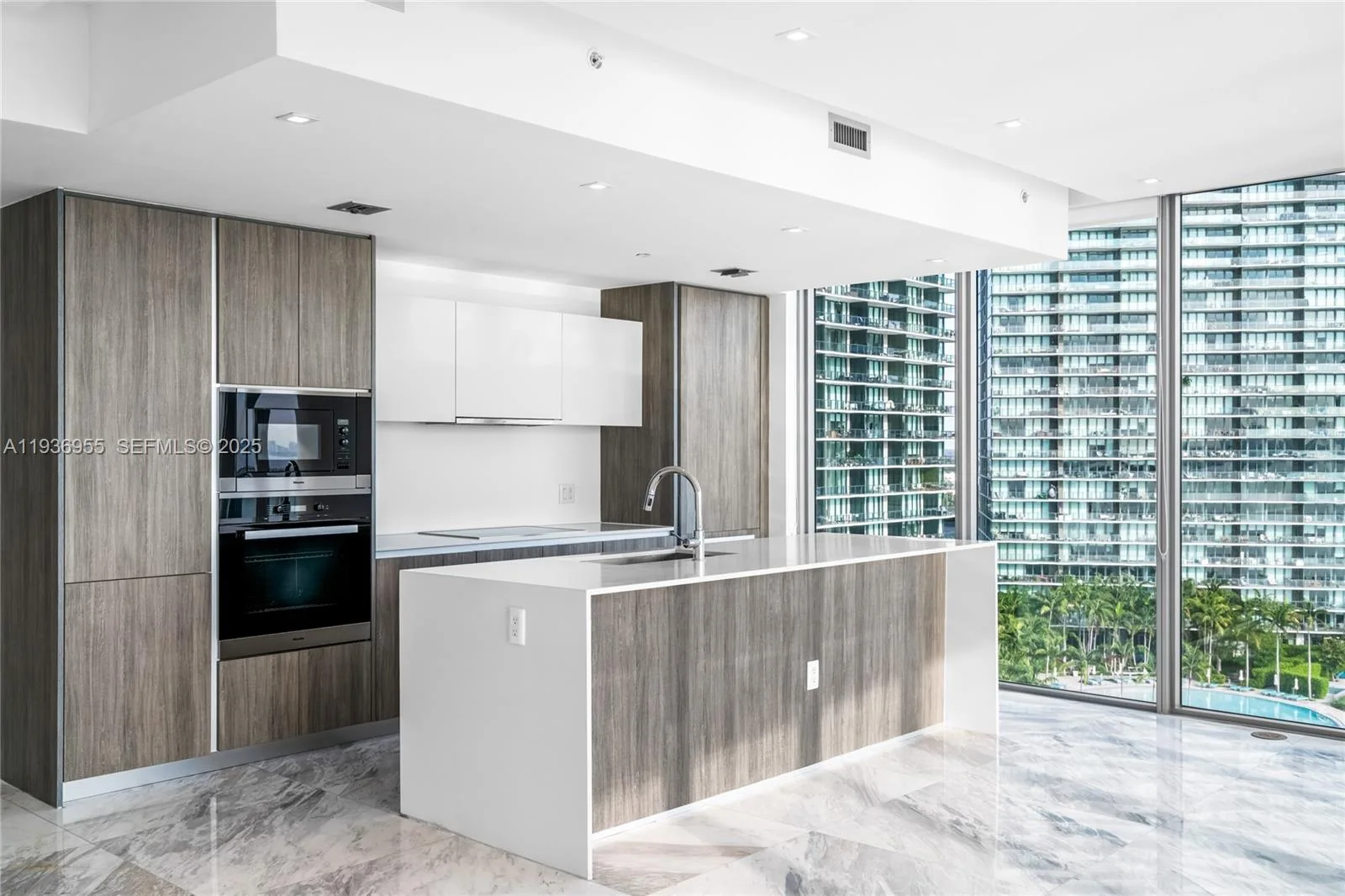 2900 NE 7th Ave # 1402, Miami, FL 33137 photo 4
