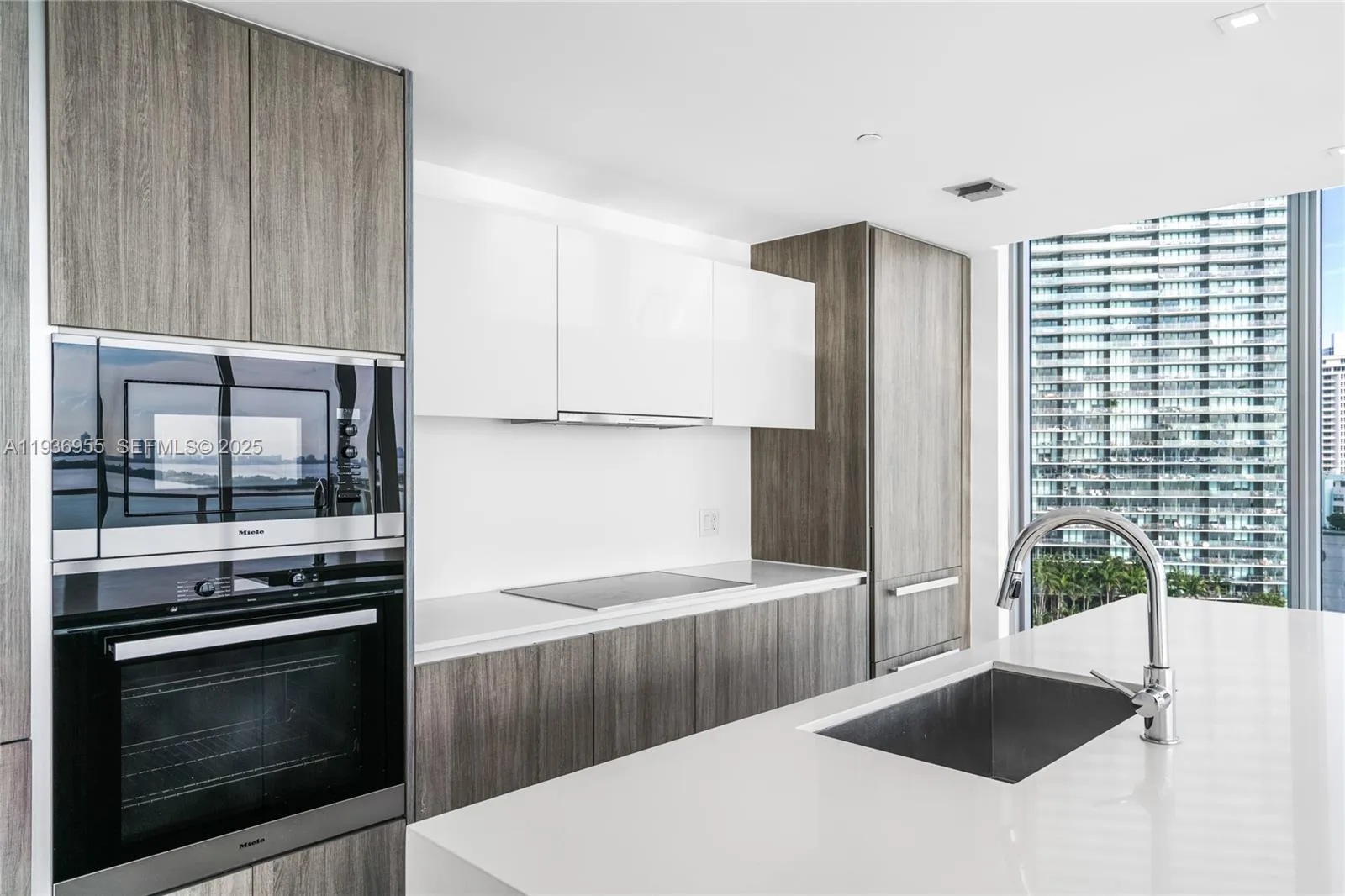 2900 NE 7th Ave # 1402, Miami, FL 33137 photo 6