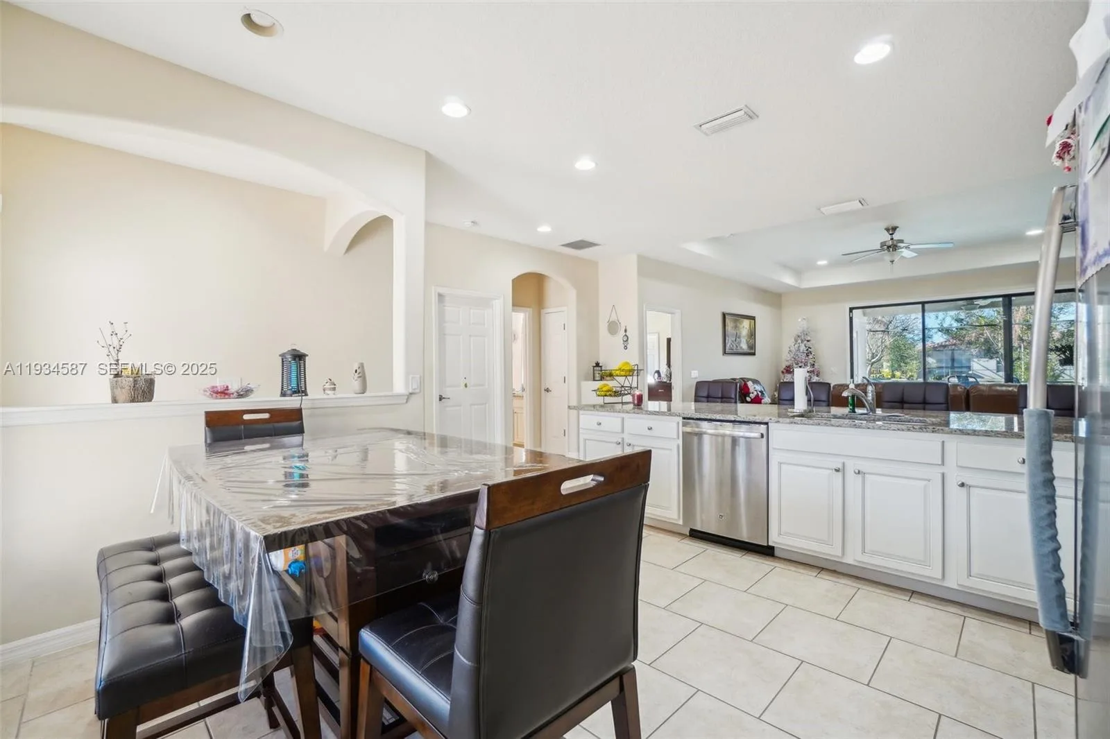 310 VILLA SORRENTO CIR, Other City - In The State Of Florida, FL 33844 photo 9