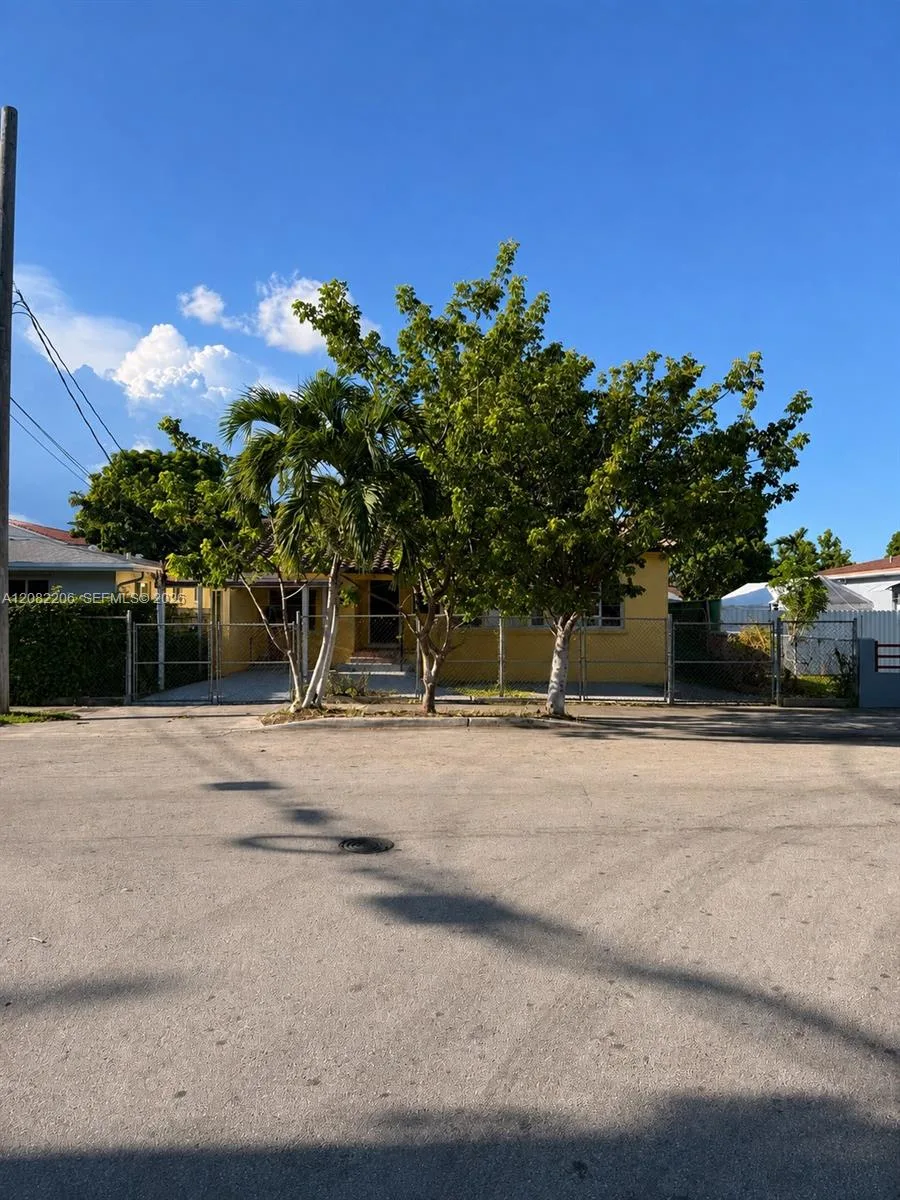 2395 SW 2nd St # 2395, Miami, FL 33135