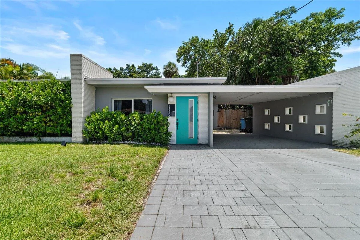 1560 NE 32ND Street, Oakland Park, FL 33334