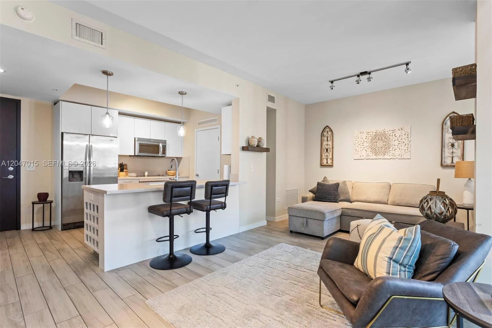 999 SW 1st Ave # 2015, Miami, FL 33130 photo 2