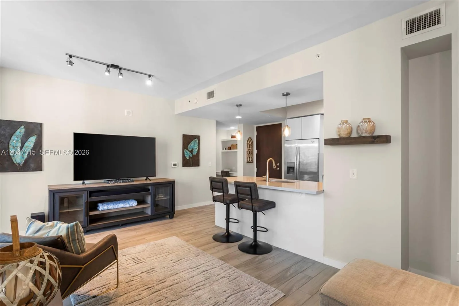 999 SW 1st Ave # 2015, Miami, FL 33130 photo 4