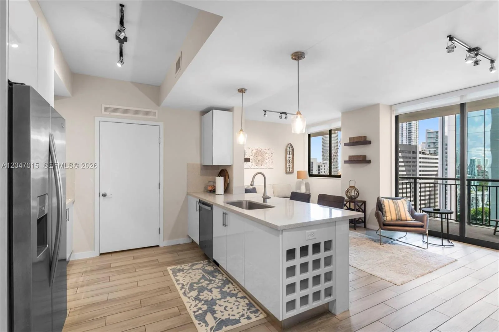 999 SW 1st Ave # 2015, Miami, FL 33130 photo 6