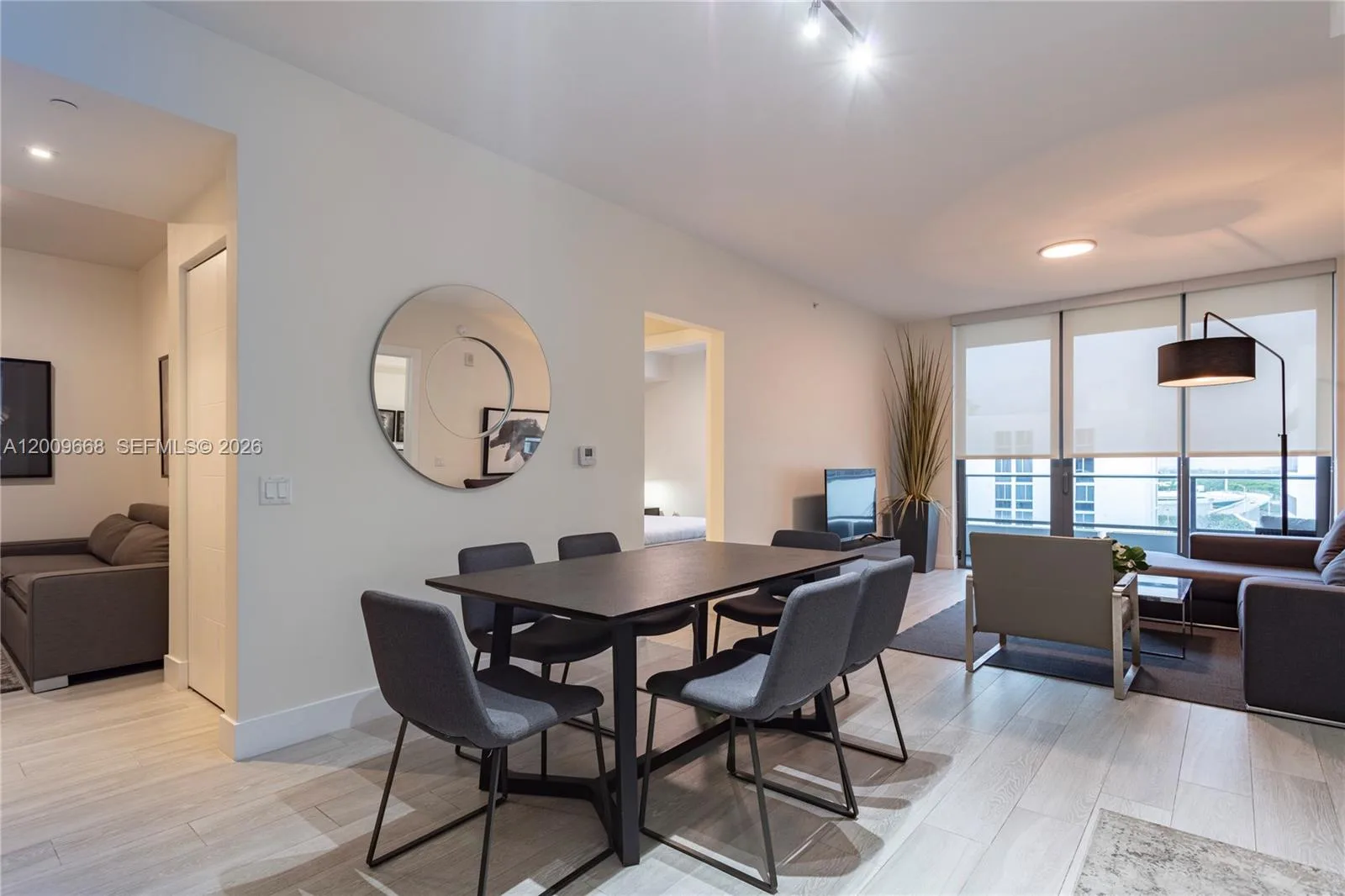 2960 NE 207th St # 904, Aventura, FL 33180 photo 3