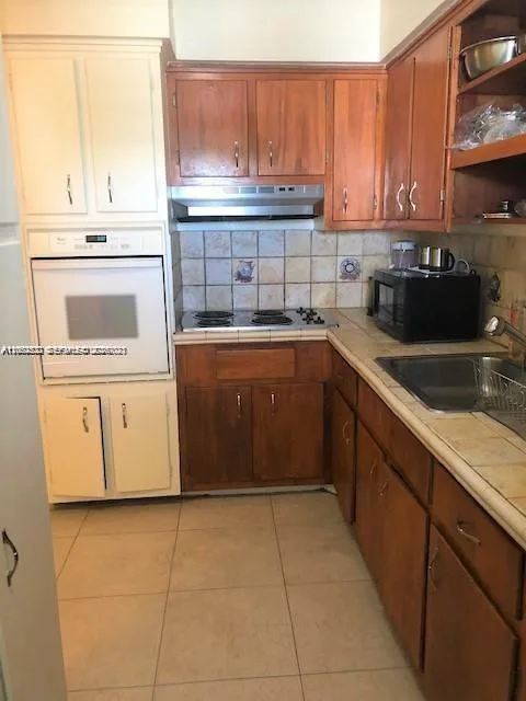 6580 Santona St # A39, Coral Gables, FL 33146 photo 8
