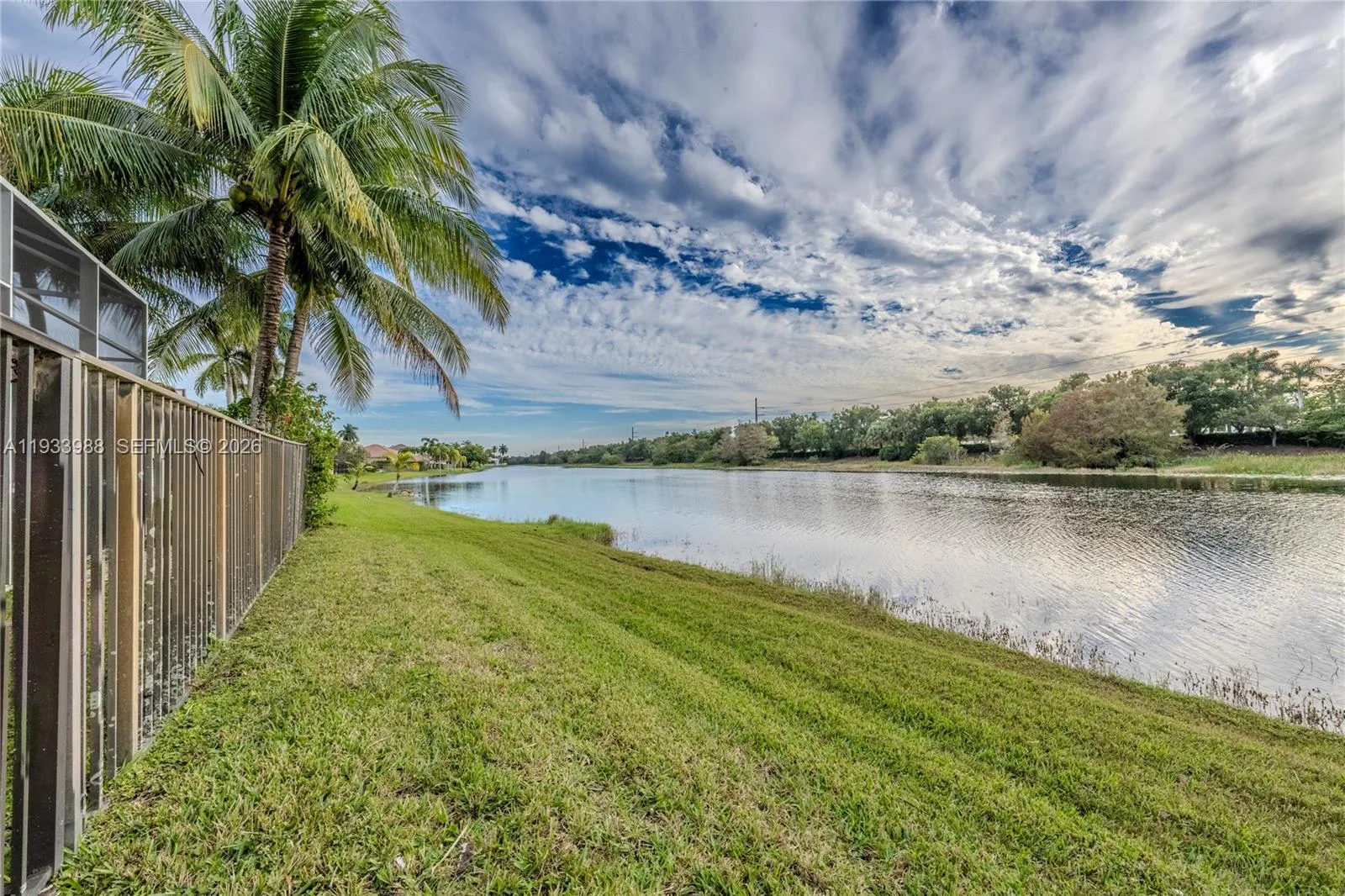 2893 Oakbrook Dr, Weston, FL 33332 photo 8