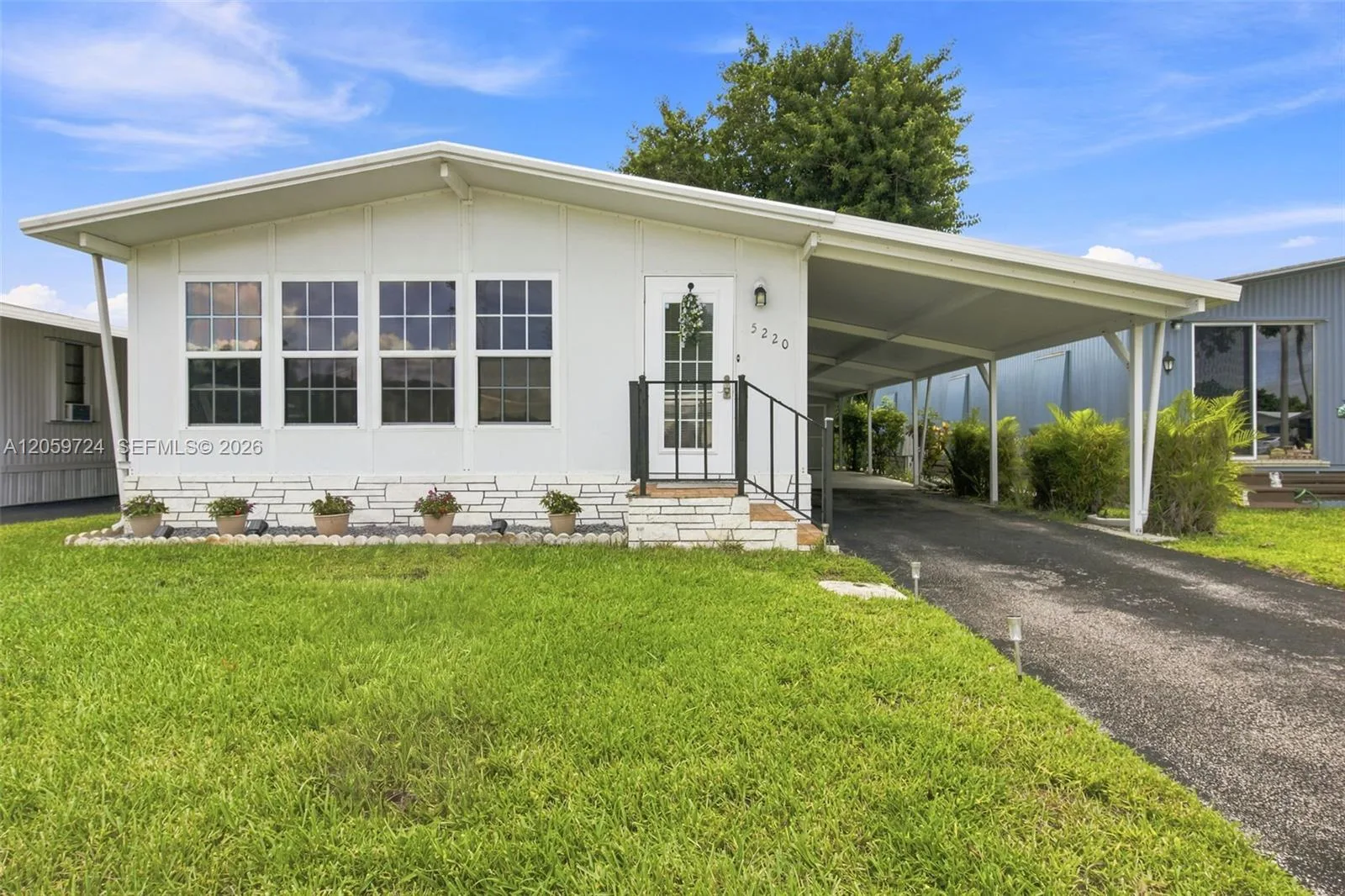 5220 SW 29th Ter, Fort Lauderdale, FL 33312 photo 2