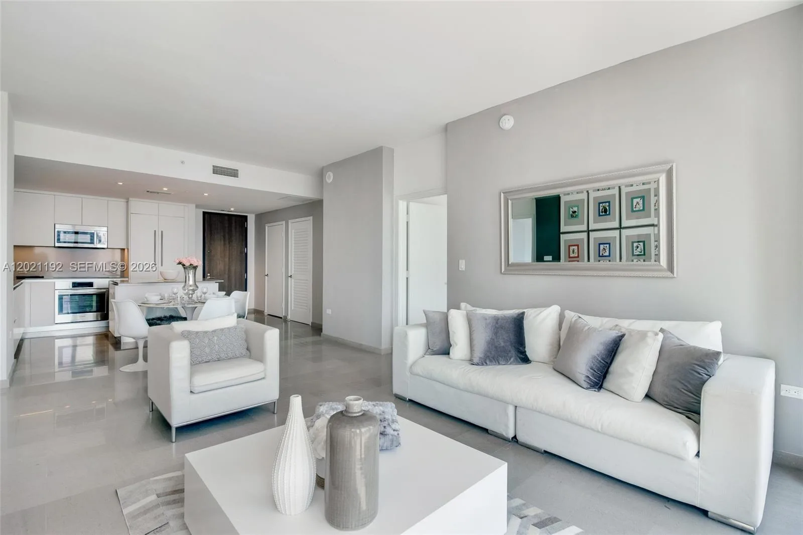 88 SW 7th St # 1905, Miami, FL 33130 photo 5