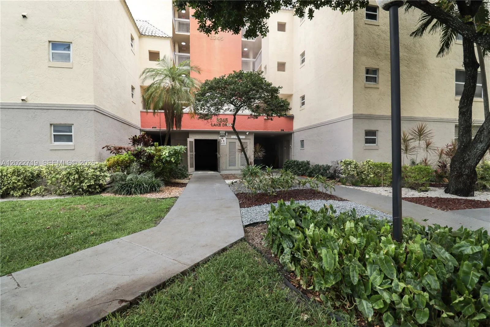 8245 Lake Dr # 405, Doral, FL 33166 photo 2