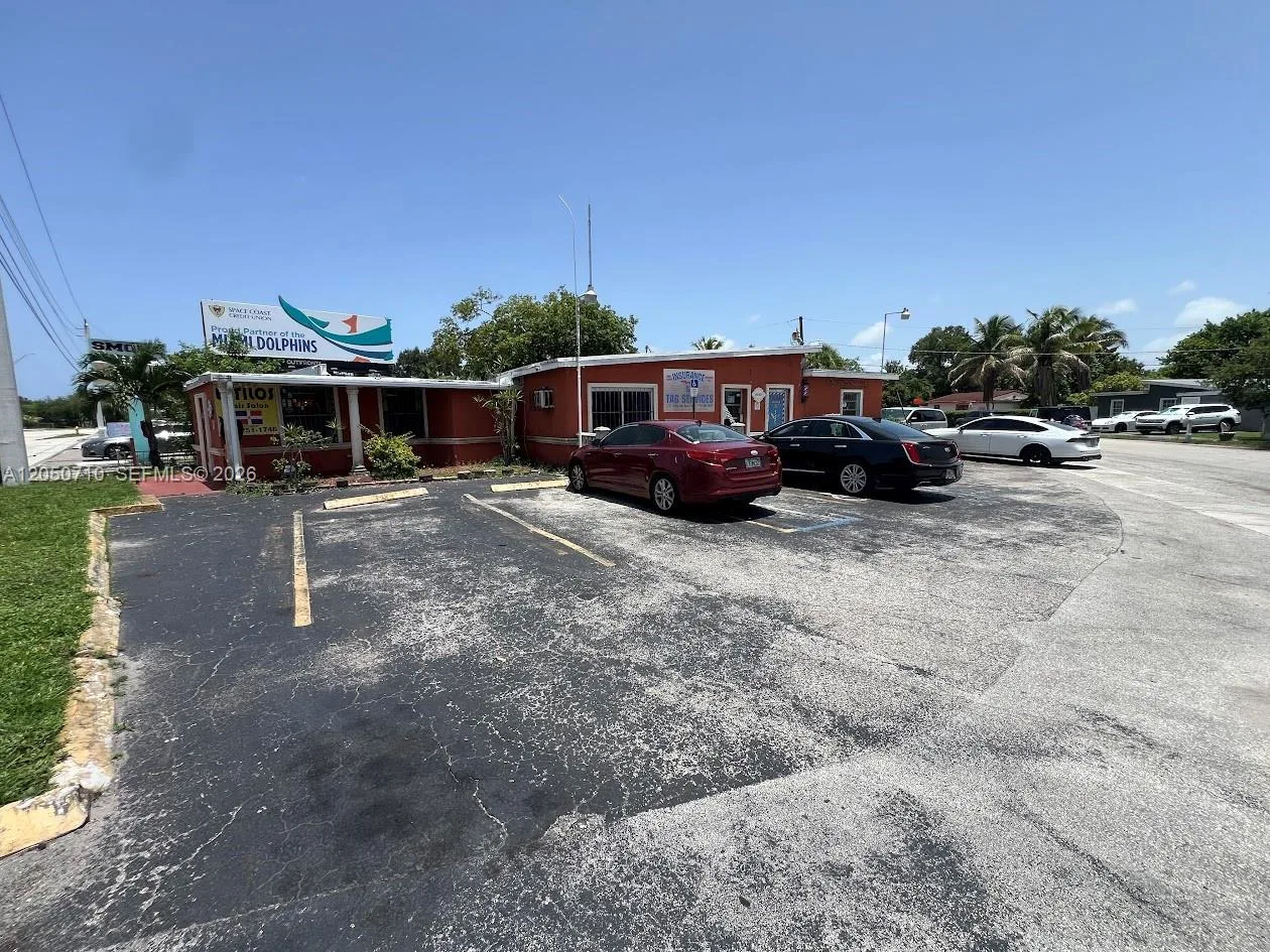 5720 W Hallandale Beach Blvd, West Park, FL 33023 photo 2