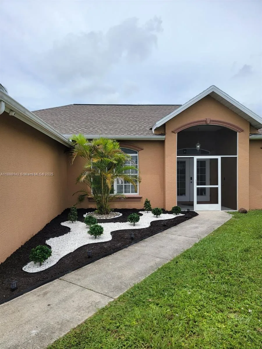 1721 SW 21st Ln, Cape Coral, FL 33991 photo 2