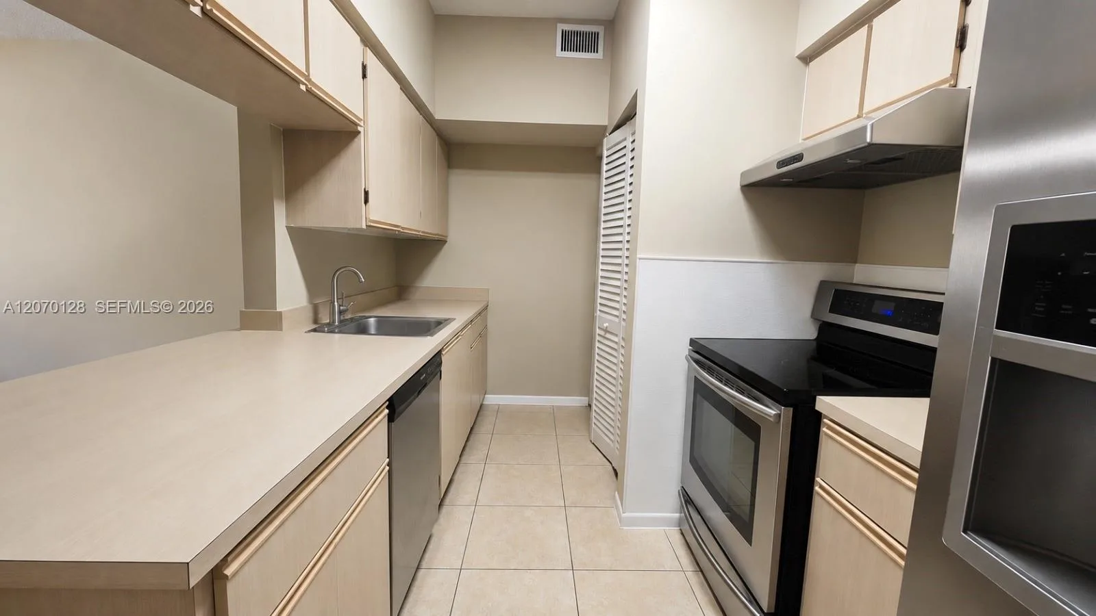 18332 NW 68th Ave # H, Hialeah, FL 33015 photo 11