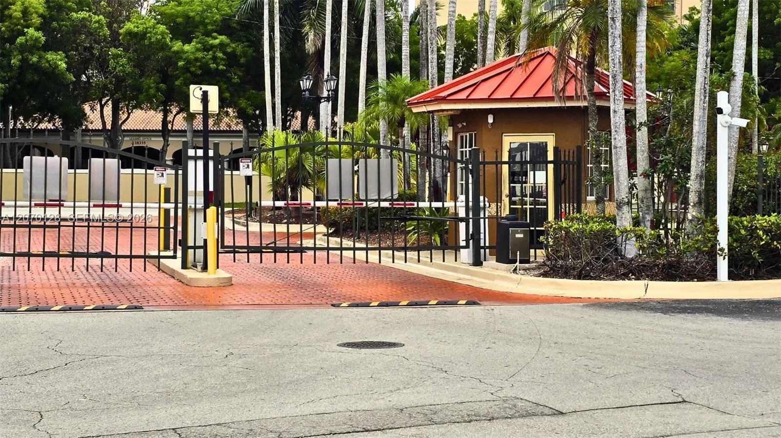 18332 NW 68th Ave # H, Hialeah, FL 33015 photo 3