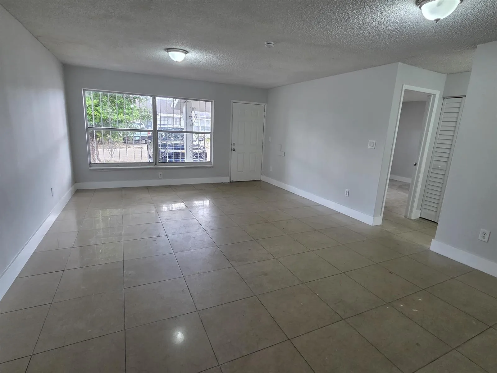 18050 NW 41st Place, Miami Gardens, FL 33055 photo 4