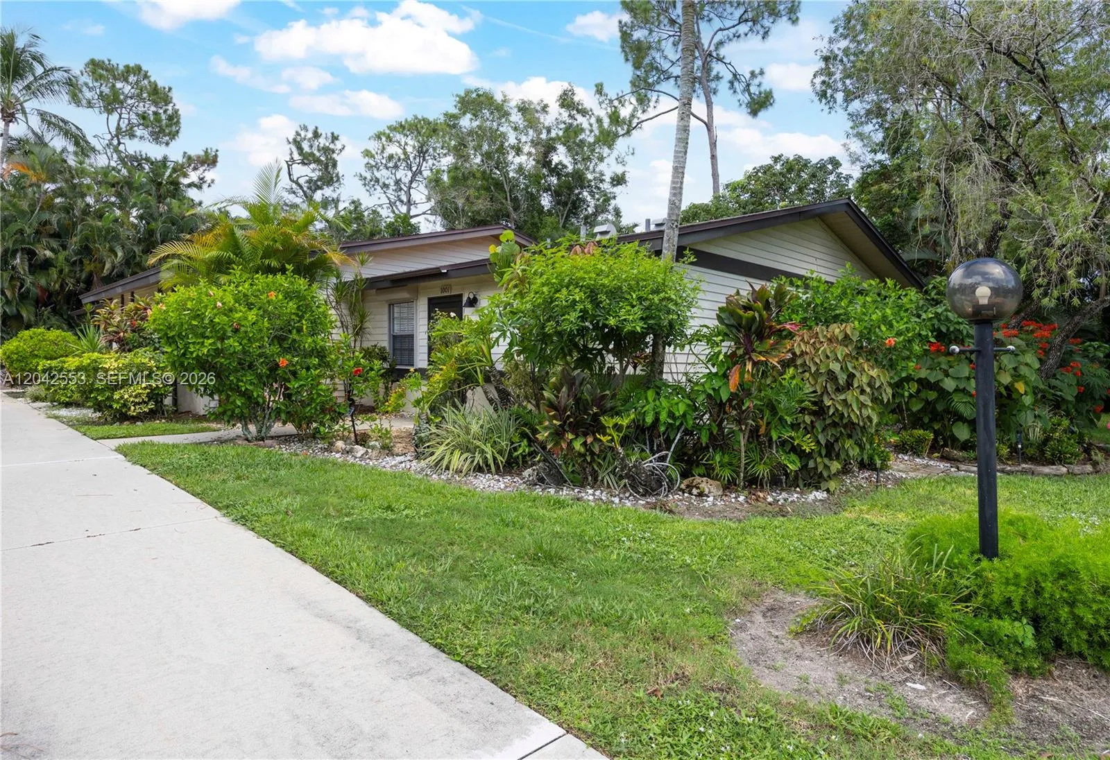 1001 Pine Isle Ln # 1001, Naples, FL 34112 photo 2