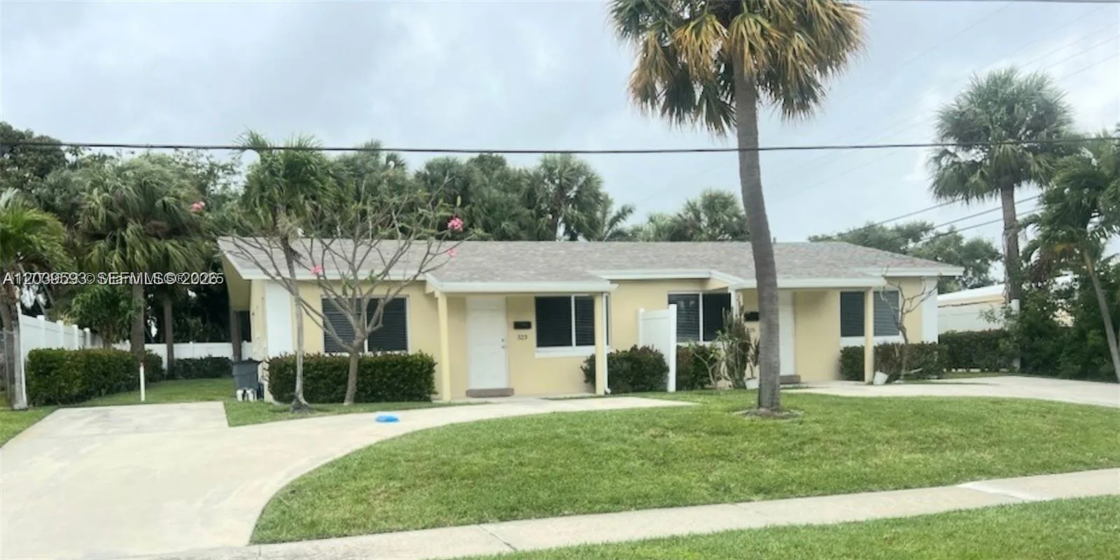 323 Northlake Dr # 325, North Palm Beach, FL 33408