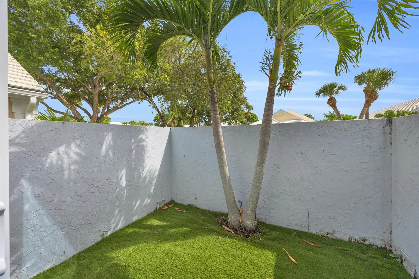 39 Dorchester Circle, Palm Beach Gardens, FL 33418 photo 12
