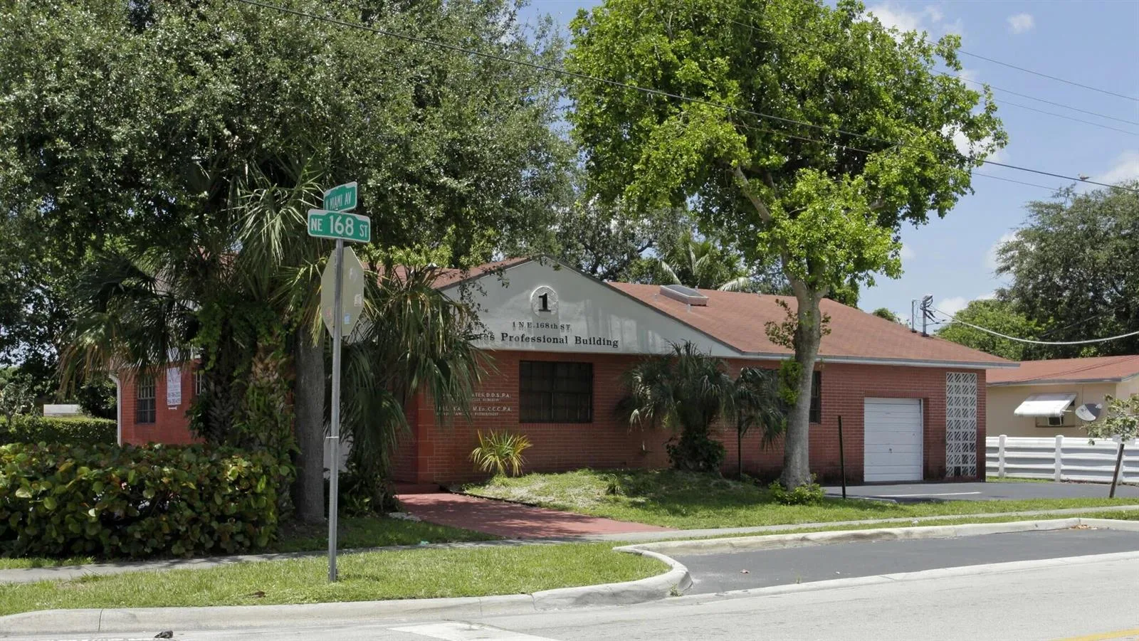 21 NE 168th Street, North Miami Beach, FL 33162 photo 2